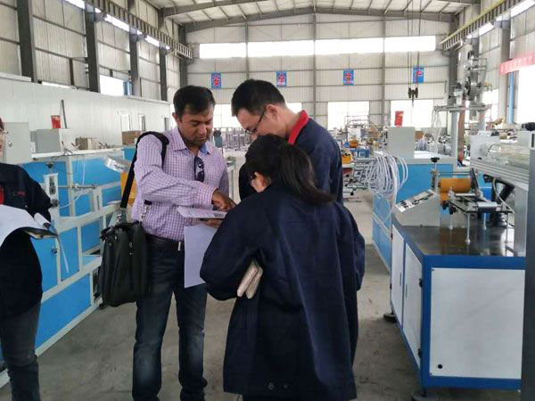 印度客戶來公司驗收設備