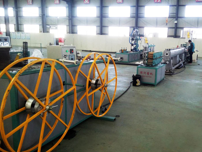 pe主（zhǔ）管帶生產線(∮50~∮125)