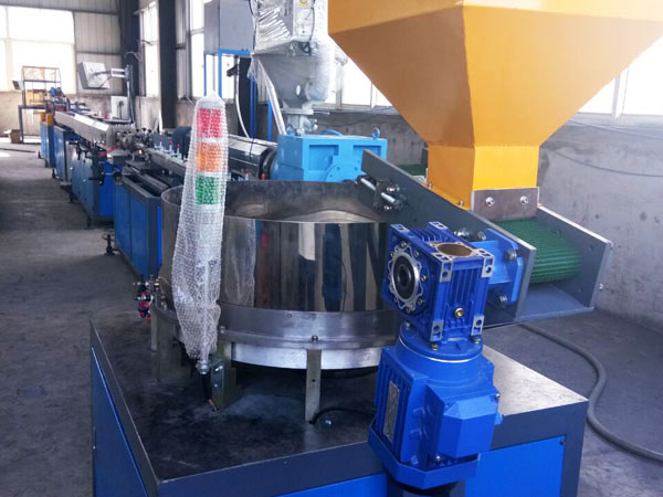 內鑲貼片式滴灌帶生產線