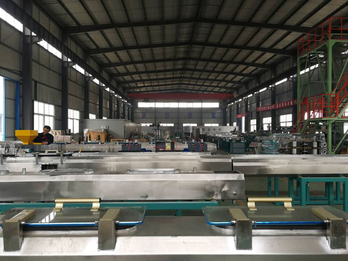 貼片式滴灌帶生產線