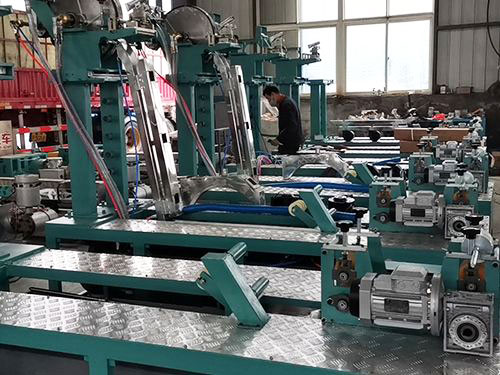 高速迷宮式（shì）滴灌帶生產線