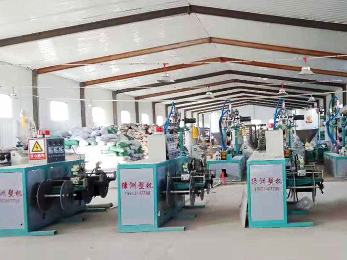 高速迷宮式滴灌帶生產線